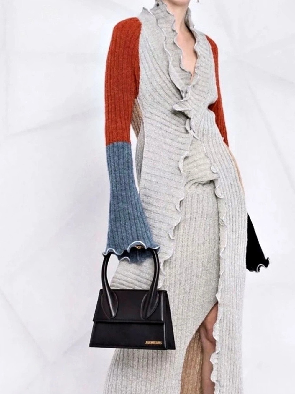 Jacquemus Le Chiquito Moyen Mini Bag in Black